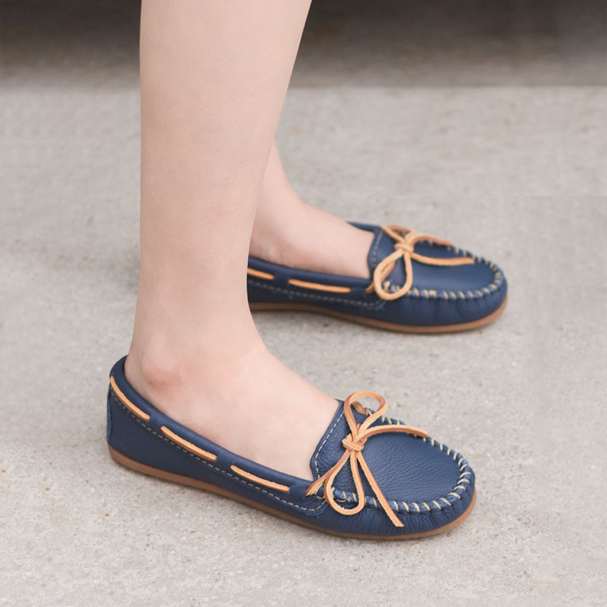 Minnetonka Moccasin | Boat Moc 深藍色帆船鞋