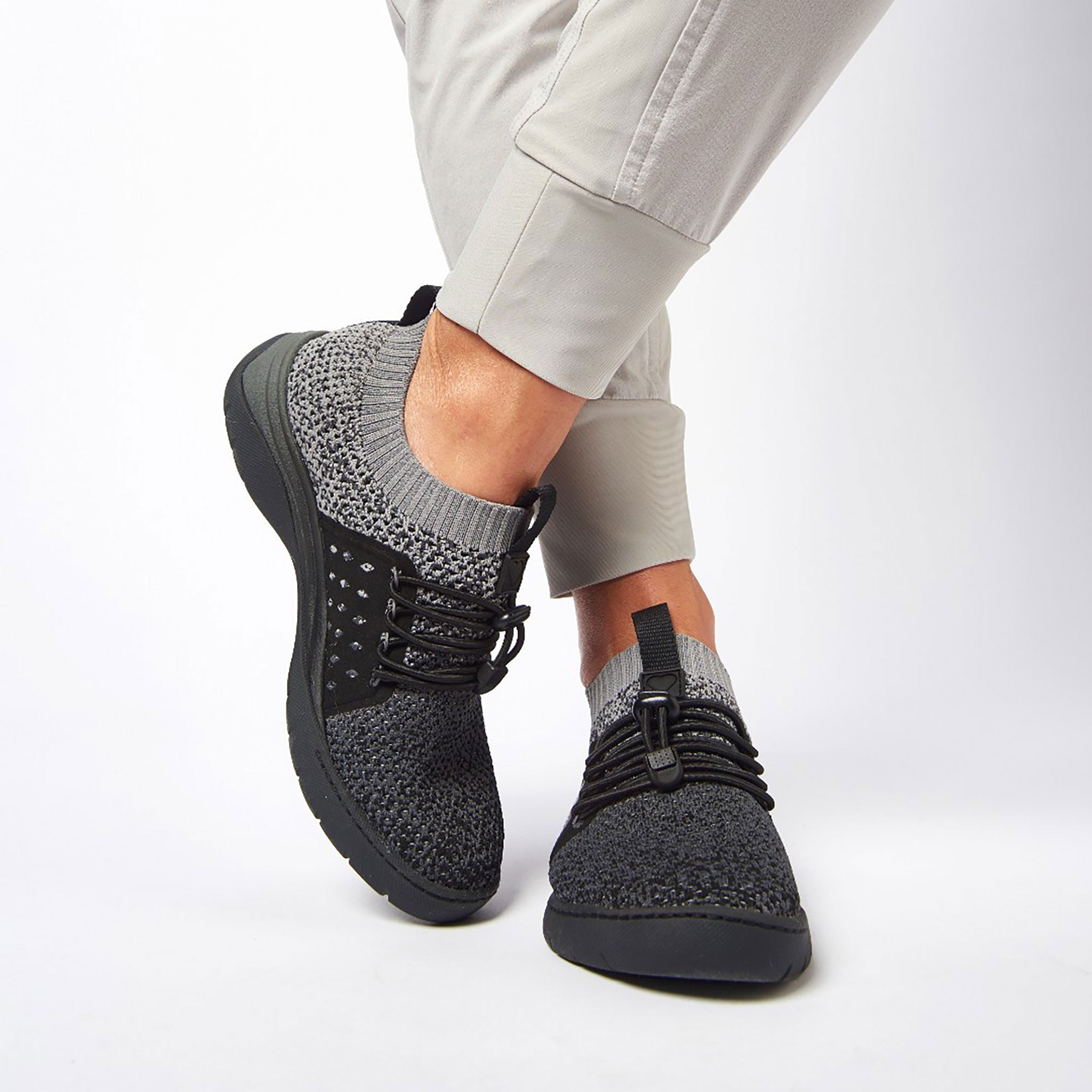 Nurse Mates | Align™ Torri Charcoal Ombré