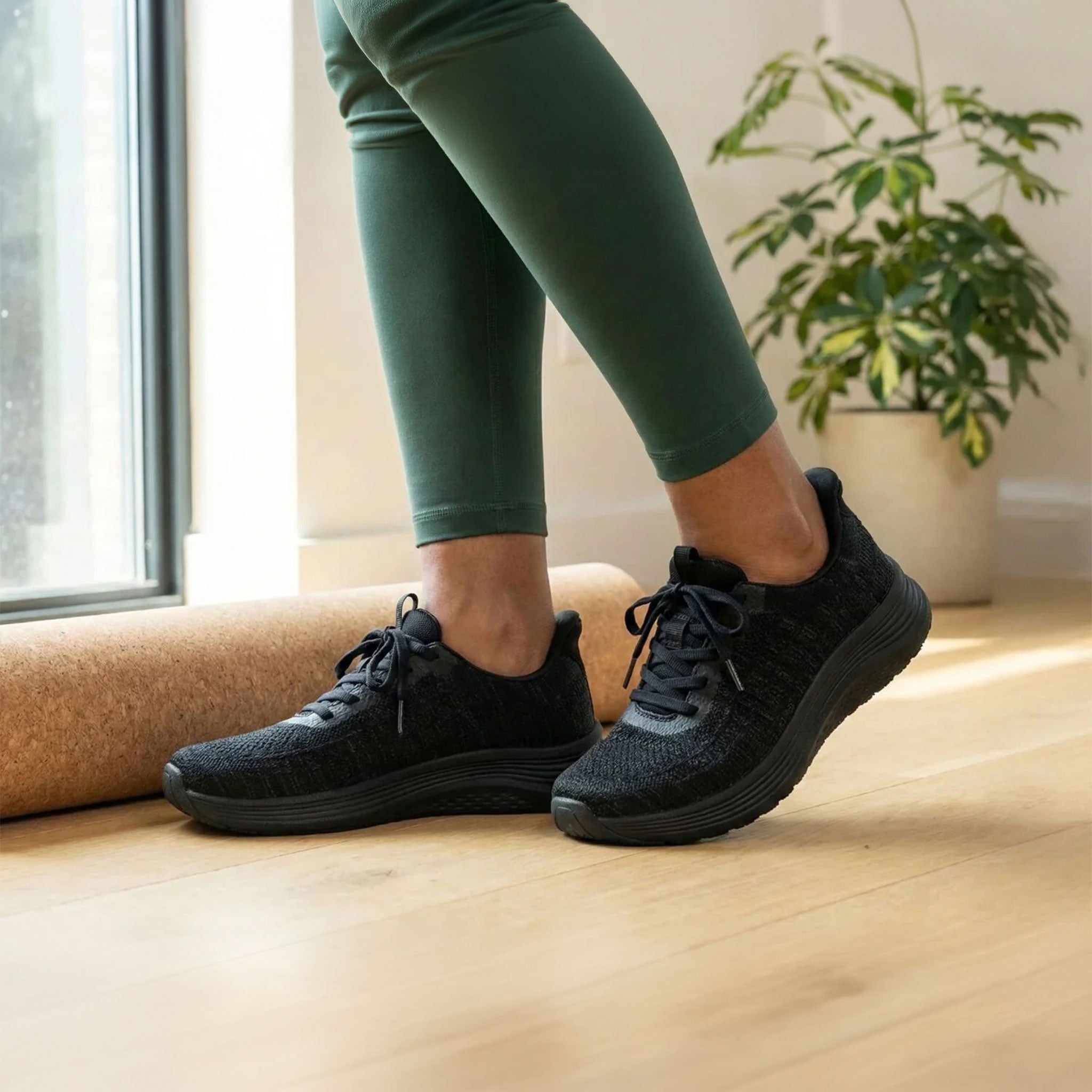 Orthofeet | Nira Hands-Free Black/Black